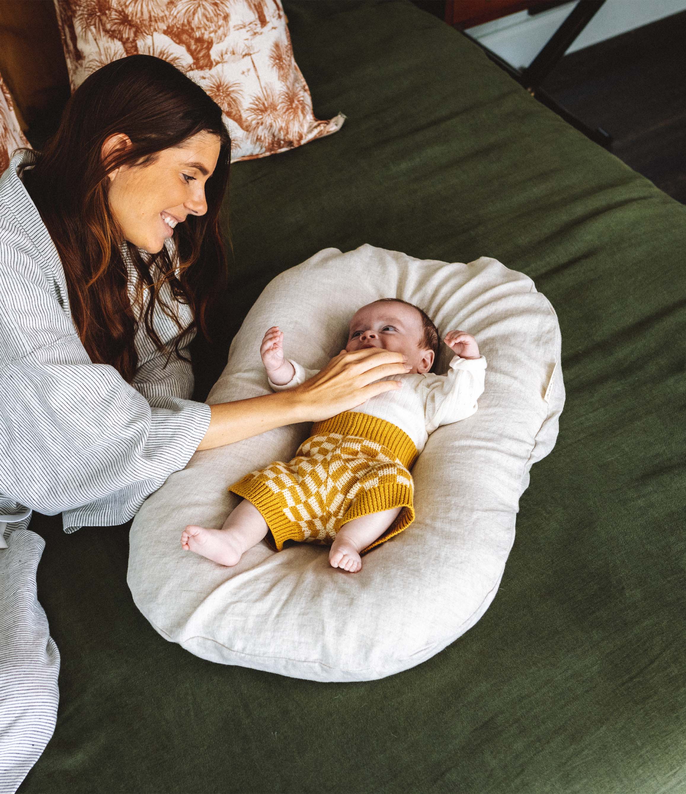 Bubba Cloud Organic Baby Lounger Sand Dune Linen